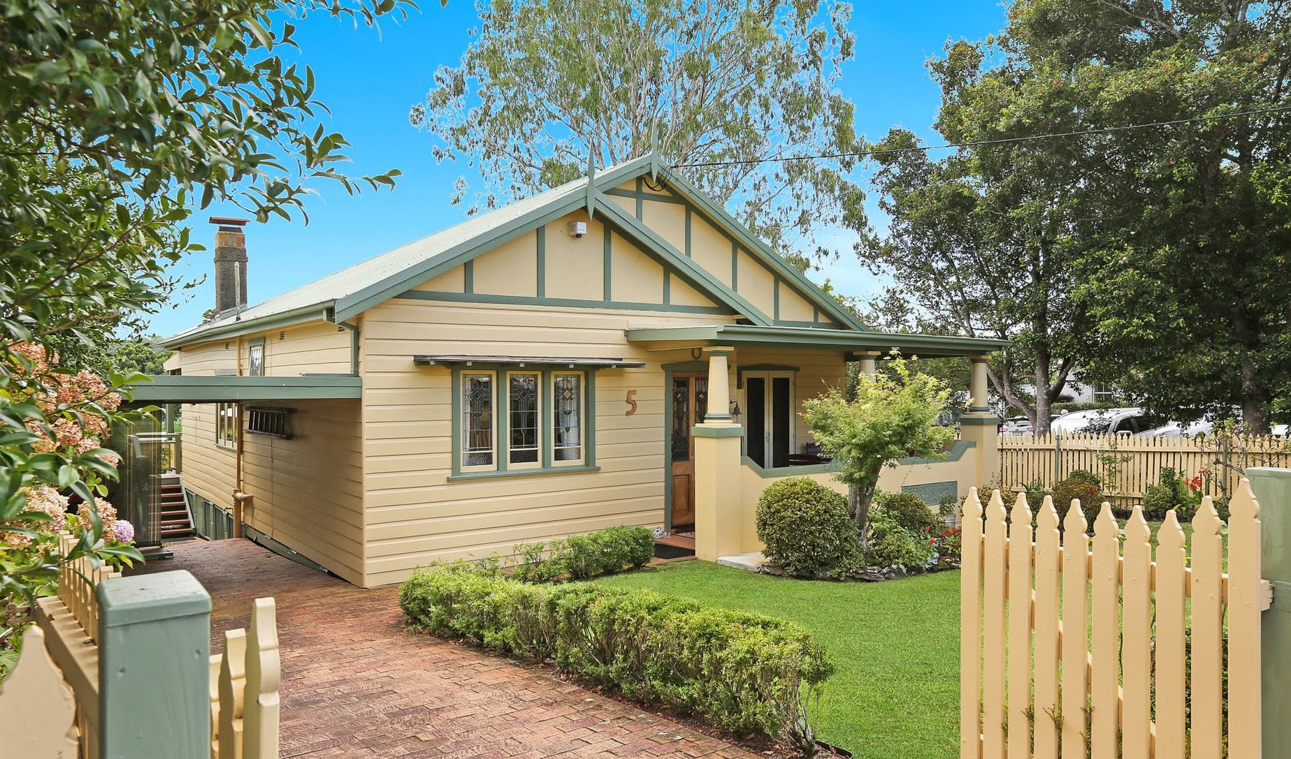 simple suburban house real estate